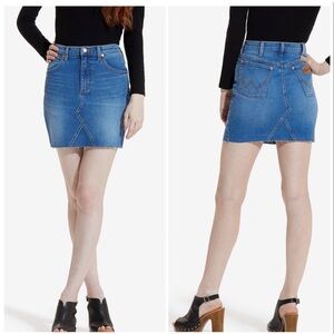 “WRANGLER” Denim Raw Hem Jean Mini Skirt